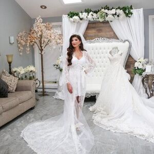 Elegant White Lace Bridal Robe